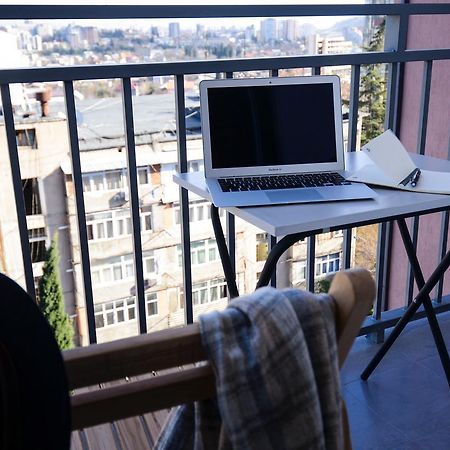B-Lax Apartment Tbilisi Buitenkant foto