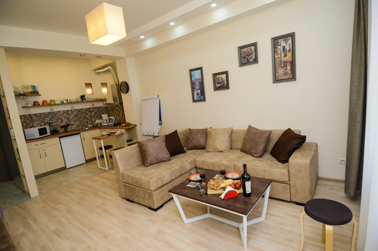 B-Lax Apartment Tbilisi Buitenkant foto